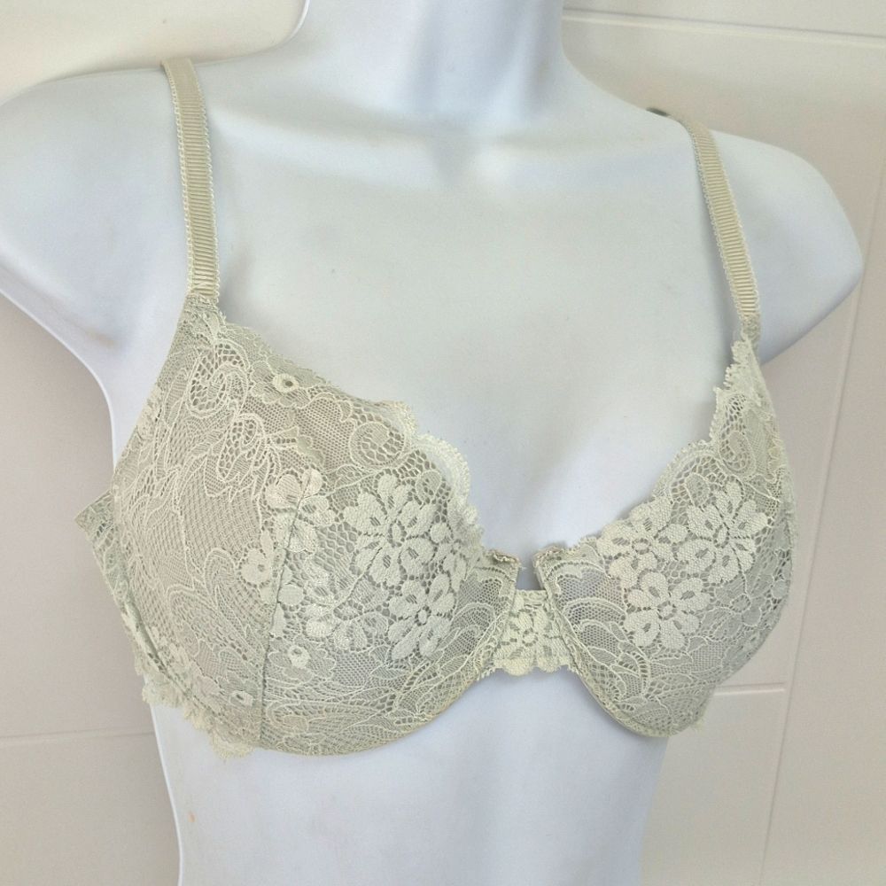 Vintage Victoria's Secret IPEX Lace Demi Bra 36C 2008 Y2k